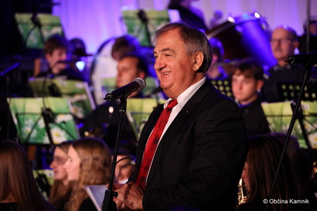 Melodije s filmskega platna in odra navdušile Tuhinjsko dolino (11)